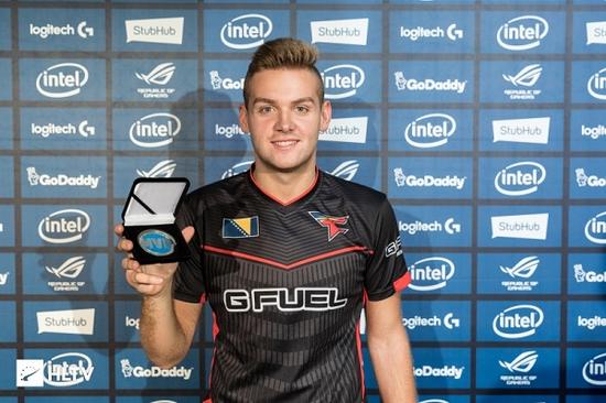 WE宣布：退役上单选手Zoom作为副教练加入队伍