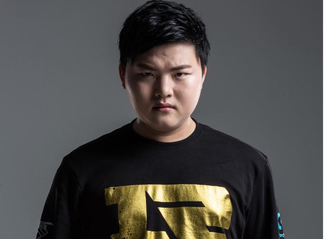 2024 Demacia 杯参赛名单： Bilibili Gaming ， Top Esports ， LNG Esports ， Weibo Gaming 将直接进入淘汰赛阶段