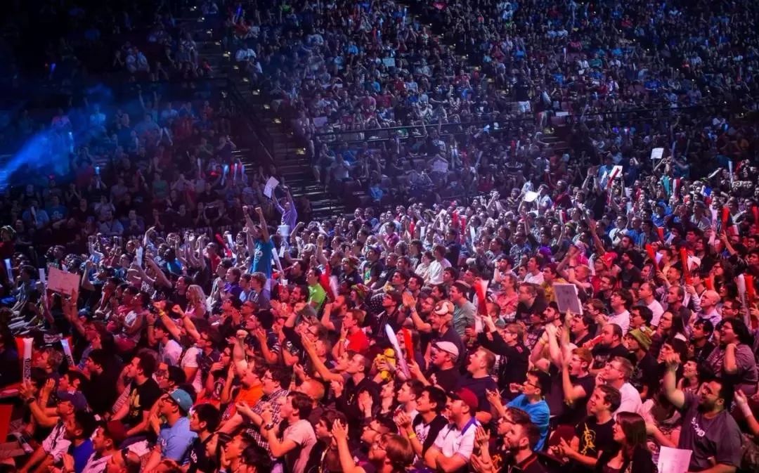 LNG Esports vs WBG数据对比：上单位置半斤八两！Weiwei真不如Tarzan