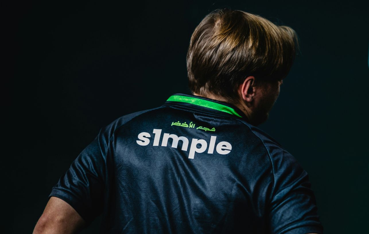 CRISP ：选锤石时没想清楚选什麽英雄 最近训练的时候玩过一次