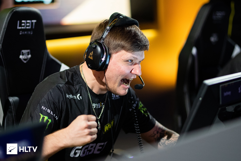 xiaocaobao 的 Vampire 爆炸性伤害 LANGX 的石人设置了一道墙，SG消灭了 Big Green Mood